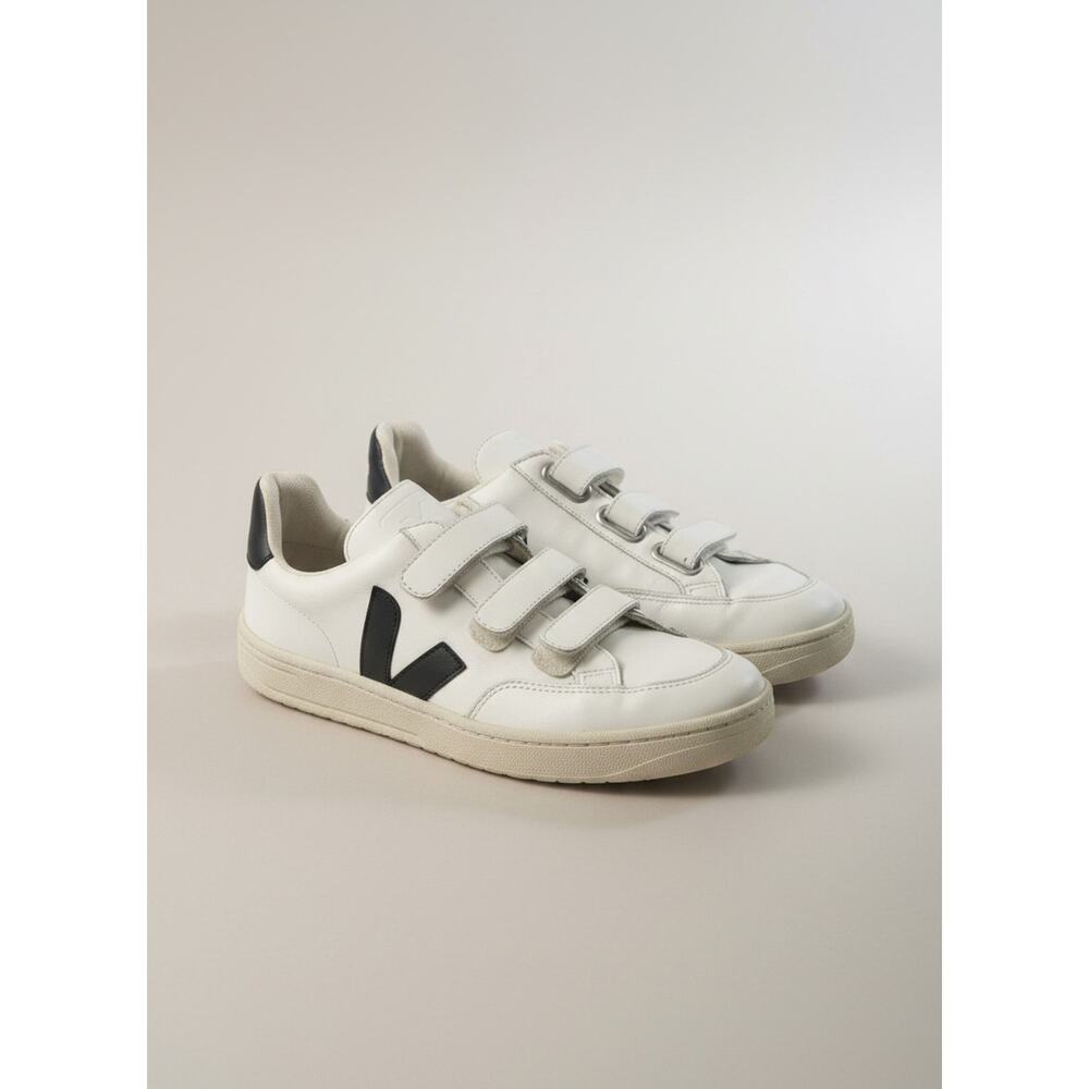 Veja Unisex Recife Logo Chromefree Leather Sneakers White & Black Sz 7 / 38